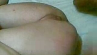 Kéla com um arbusto sendo fodida e alimentada com esperma
