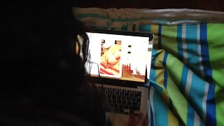 MILF incrível com peitos lindos fodida por um cara leuwih jovem