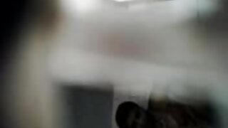 Vagabunda loira com uma bunda branca e gorda leva uma surra de um BWC